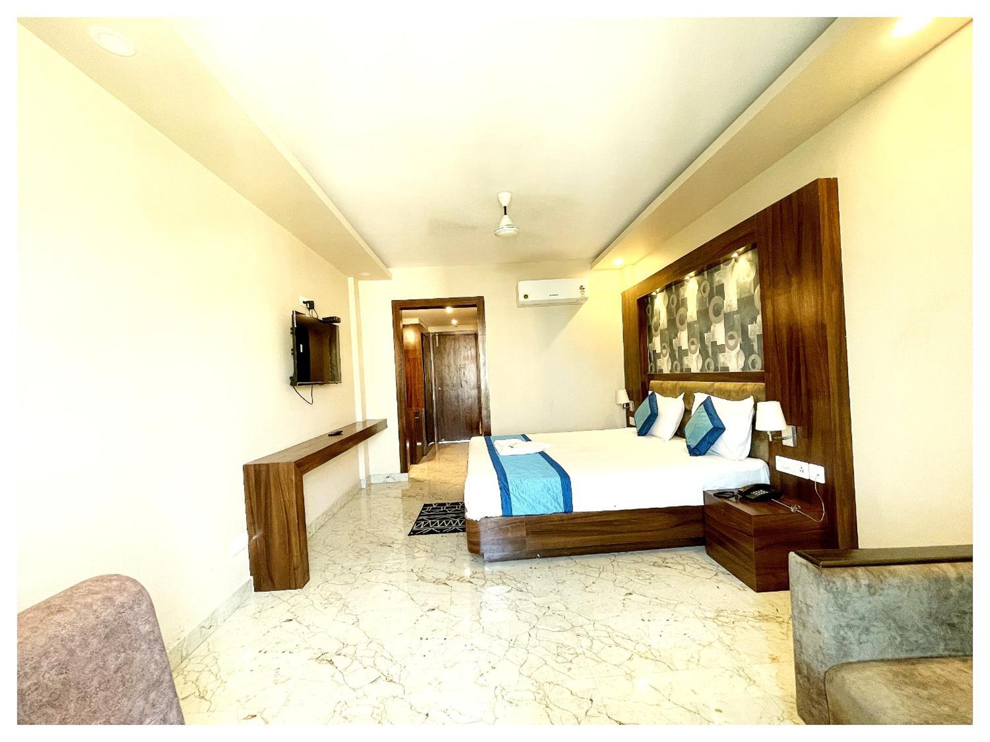 Grg Ambika Palace Near Temple 3*